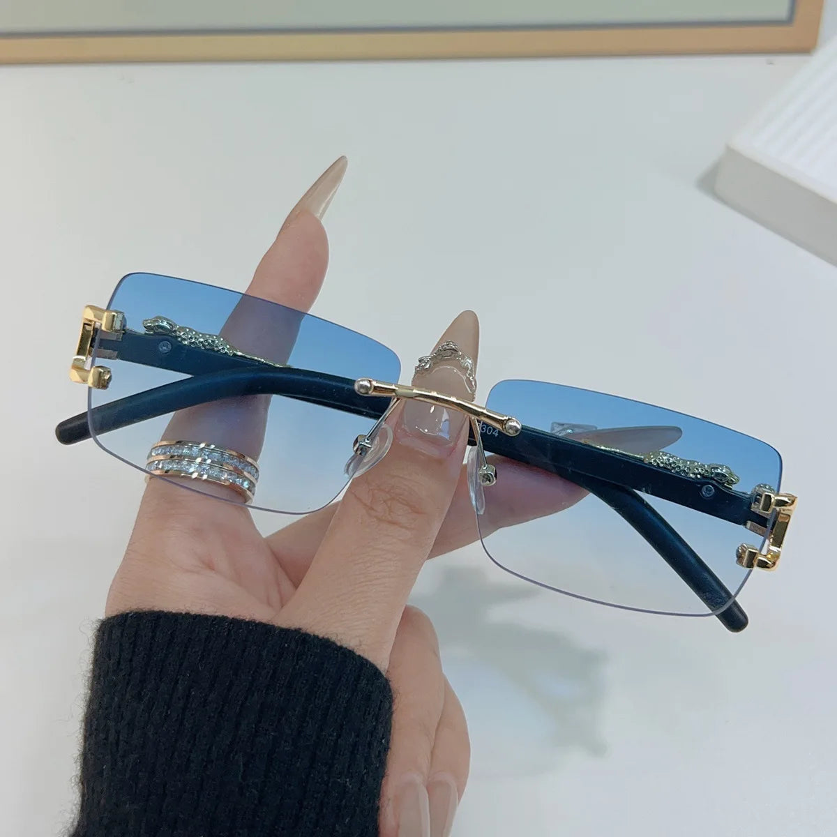 Frameless Rectangular Fashion Sunglasses