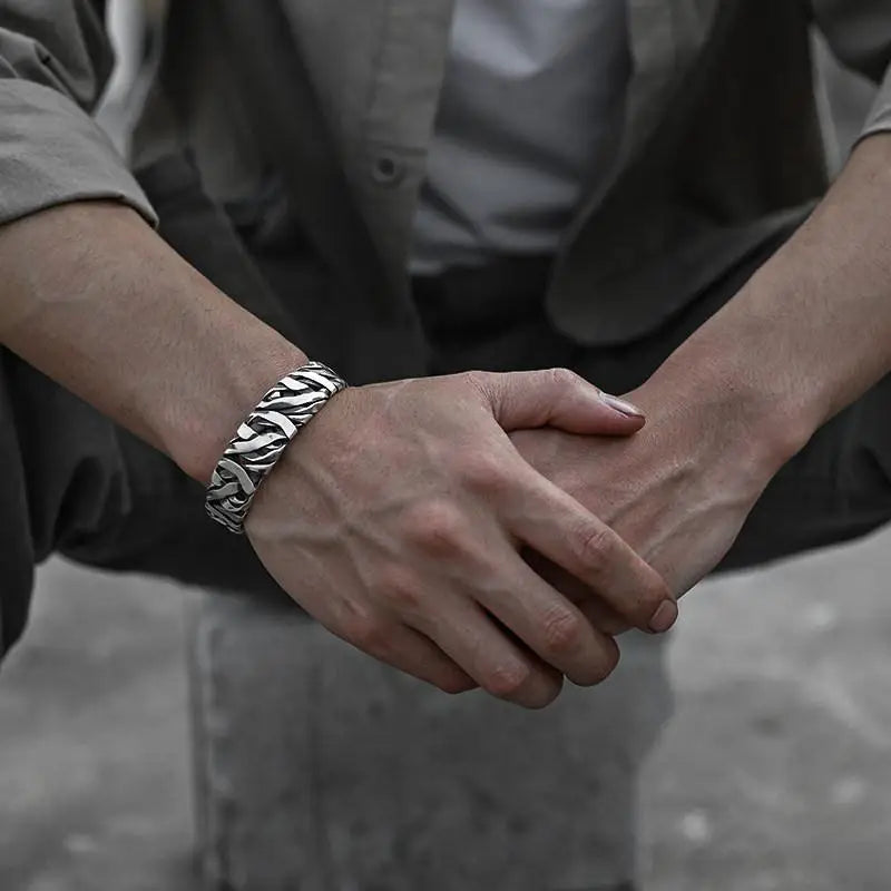 Retro C-Shaped Men Cuff