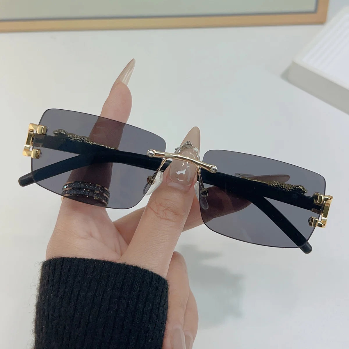 Frameless Rectangular Fashion Sunglasses